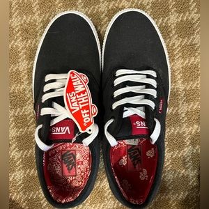 NWT - Men’s Vans sneakers size 9. Black fabric. Never worn